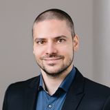 Das ist ein Bild von Laszlo Papp